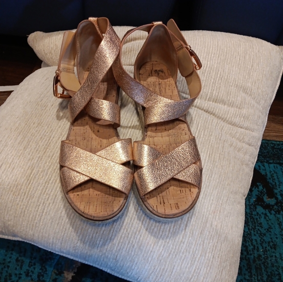 MICHAEL KORS MICHAEL Platform Strappy Ankle Sandals Leather Rose Gold Size 7 - Picture 2 of 7